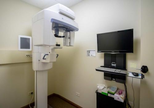 McHenry Dental Specialists-FINAL-IMG 7456-0005