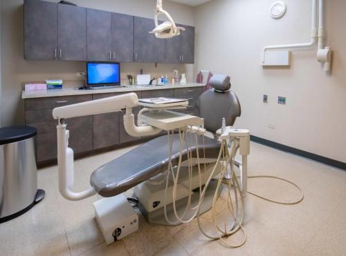 McHenry Dental Specialists-FINAL-IMG 7457-0006